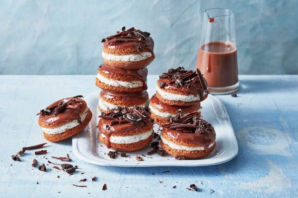 cookies and cream sandwiches