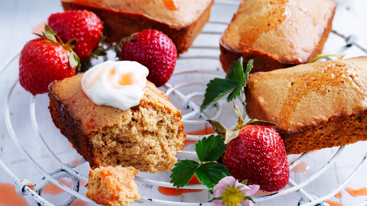 Lemon Cakes with Roasted Strawberries