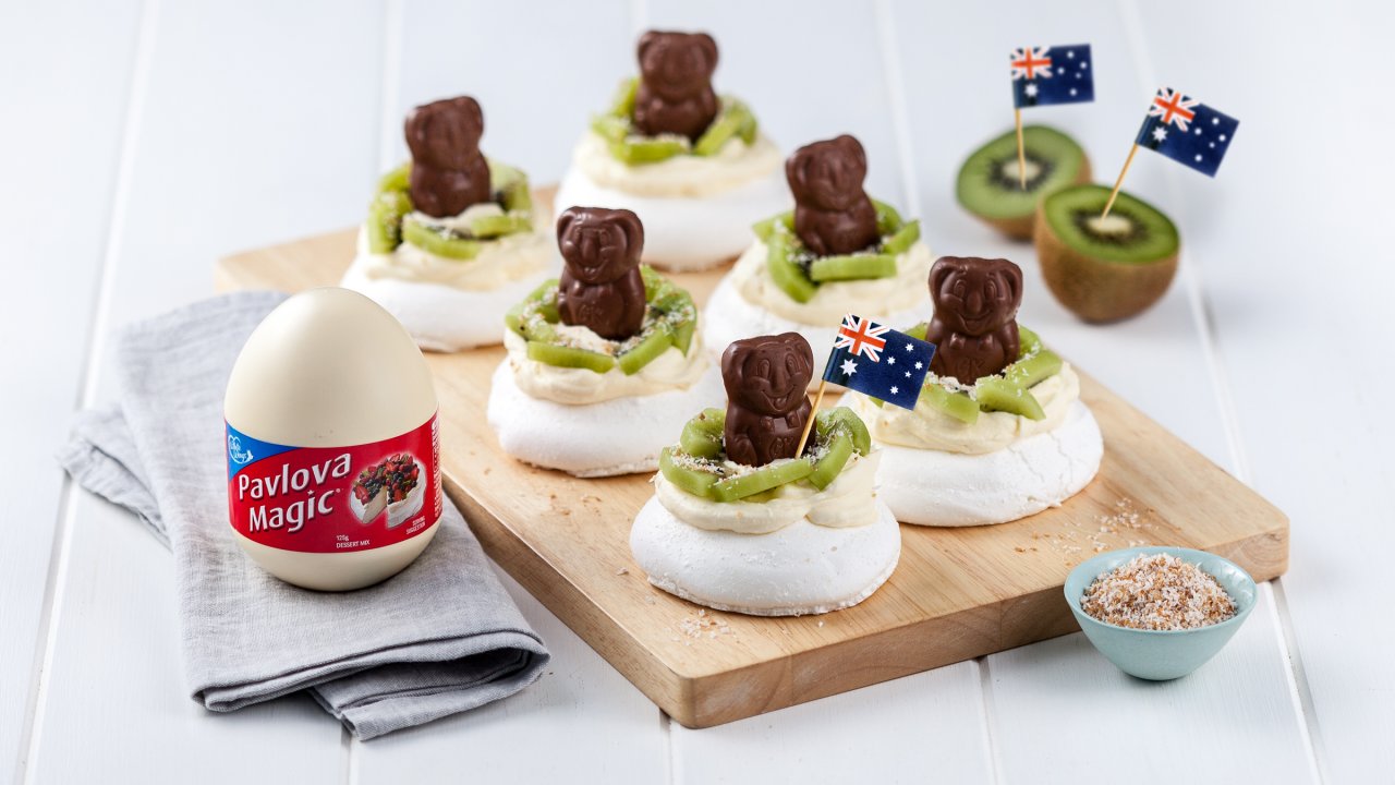 Mini Australia Day Pavlovas