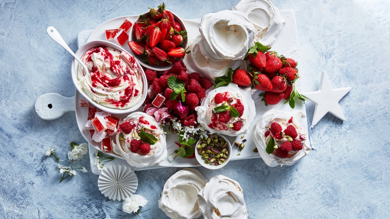 Pavlova Grazing Board